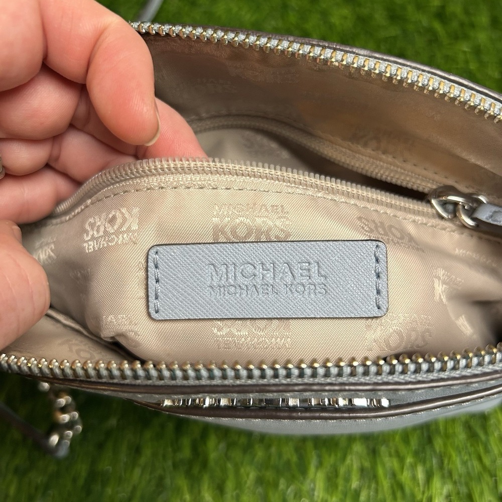 Michael Kors Cindy Dome Crossbody Bag Saffiano Leather LightBlue Silver Hardware - Picture 10 of 10